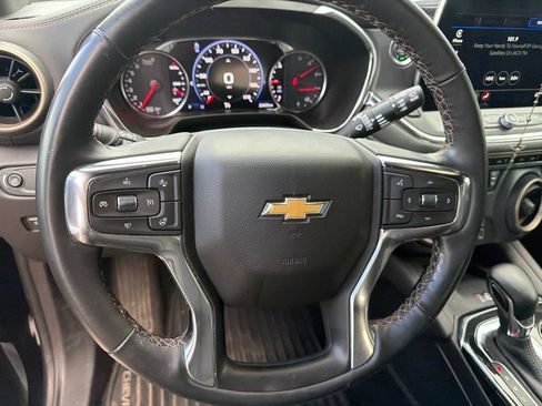 Used 2025 Chevrolet Blazer Premier w/ Enhanced Convenience Package AWD/4WD image 11