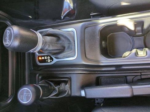 Used 2018 Jeep Wrangler Sport image 12