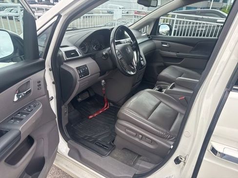Used 2016 Honda Odyssey Touring image 7