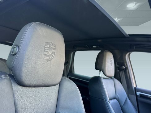 Used 2014 Porsche Cayenne Platinum Edition image 26