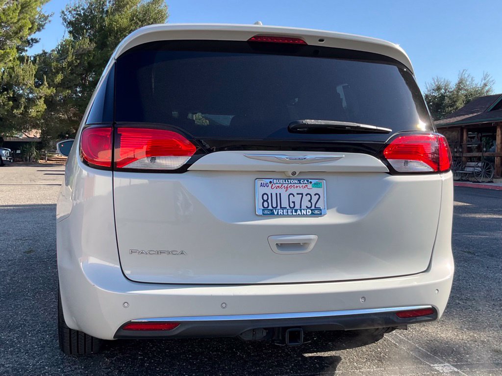 Used 2017 Chrysler Pacifica Touring-L Plus FWD image 48