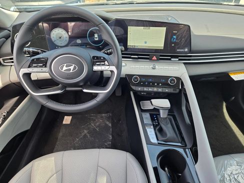 New 2026 Hyundai Elantra Limited FWD image 14