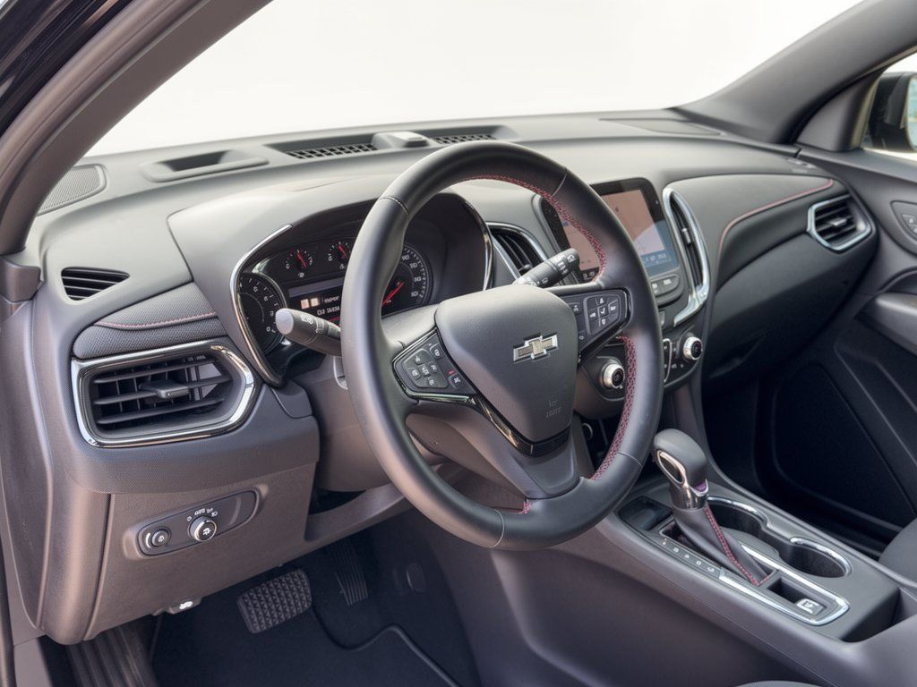Used 2023 Chevrolet Equinox RS FWD image 4