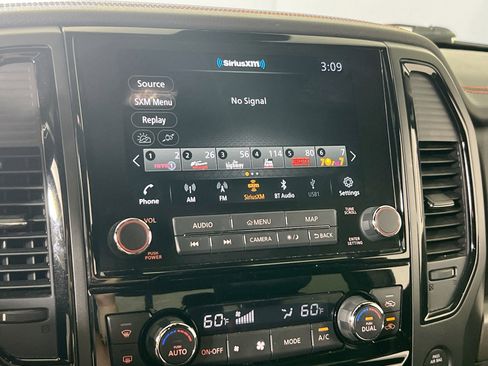 Used 2021 Nissan Titan PRO-4X w/ Pro-4x Convenience Package image 15