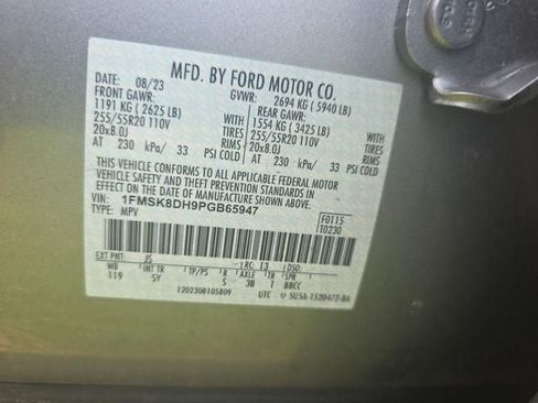 Used 2023 Ford Explorer XLT w/ Equipment Group 202A AWD/4WD image 15