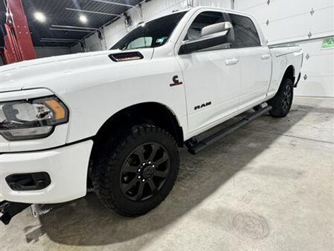Used 2022 RAM 2500 Big Horn w/ Night Edition AWD/4WD image 5
