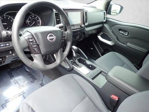 Used 2023 Nissan Frontier SV w/ SV Convenience Package AWD/4WD image 9