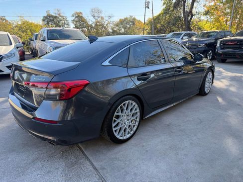 Used 2022 Honda Civic Touring image 3