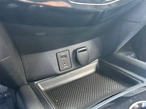 Used 2015 Nissan Rogue S AWD/4WD image 39