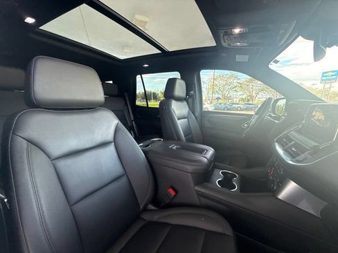 Used 2023 Chevrolet Tahoe Z71 w/ Luxury Package AWD/4WD image 33