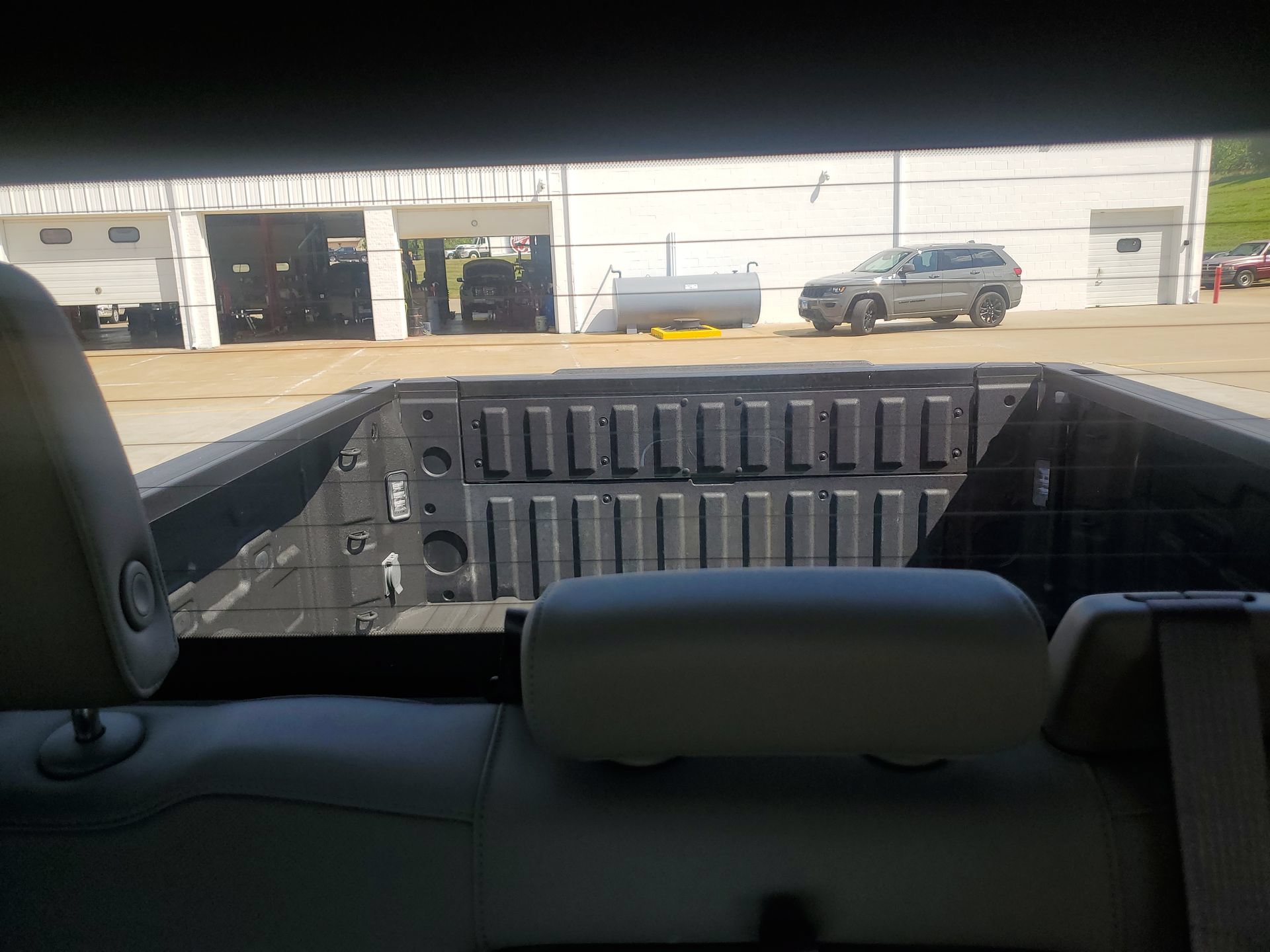 Used 2023 GMC Sierra 1500 SLT w/ SLT Premium Package AWD/4WD image 14