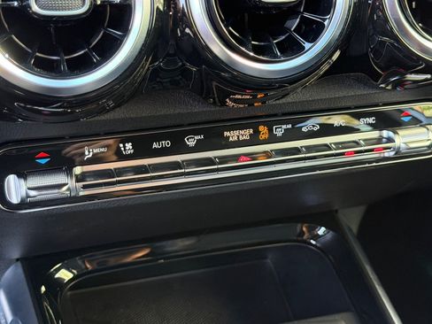 Used 2023 Mercedes-Benz GLB 250 image 18