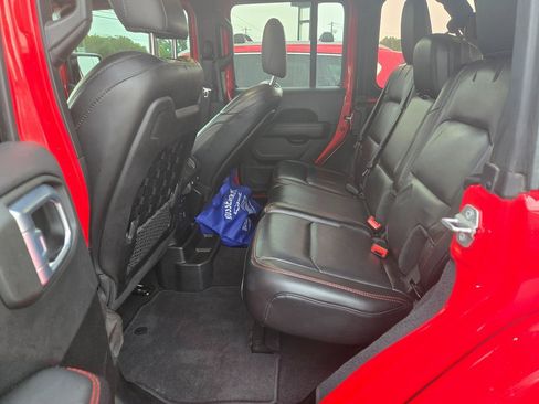 Used 2022 Jeep Wrangler Unlimited Rubicon w/ Xtreme Recon 35" Tire Package image 8