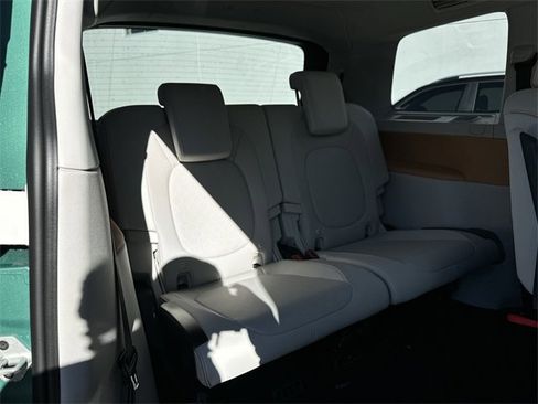 New 2025 Volkswagen ID. Buzz Pro S Plus image 20