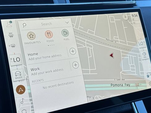 Certified 2025 Land Rover Range Rover Velar Dynamic SE image 22