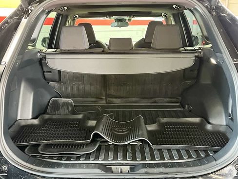 Used 2025 Toyota RAV4 SE w/ Convenience Package AWD/4WD image 27