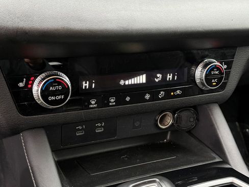 Used 2025 Mitsubishi Outlander SE image 25