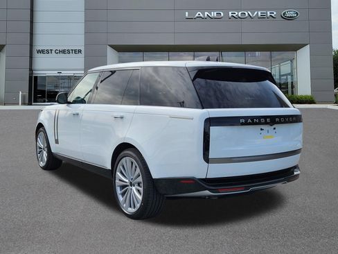 New 2026 Land Rover Range Rover Long Wheelbase SE image 3