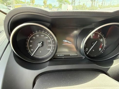 Used 2018 Jaguar F-TYPE Convertible RWD image 8