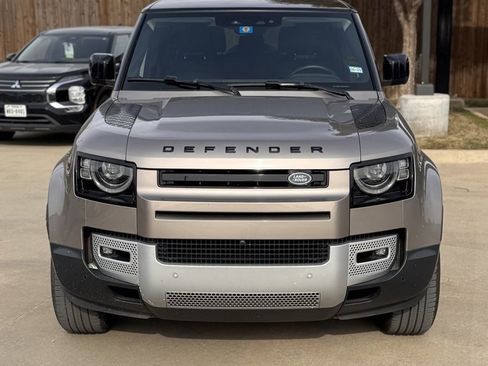 Used 2023 Land Rover Defender 130 SE image 1