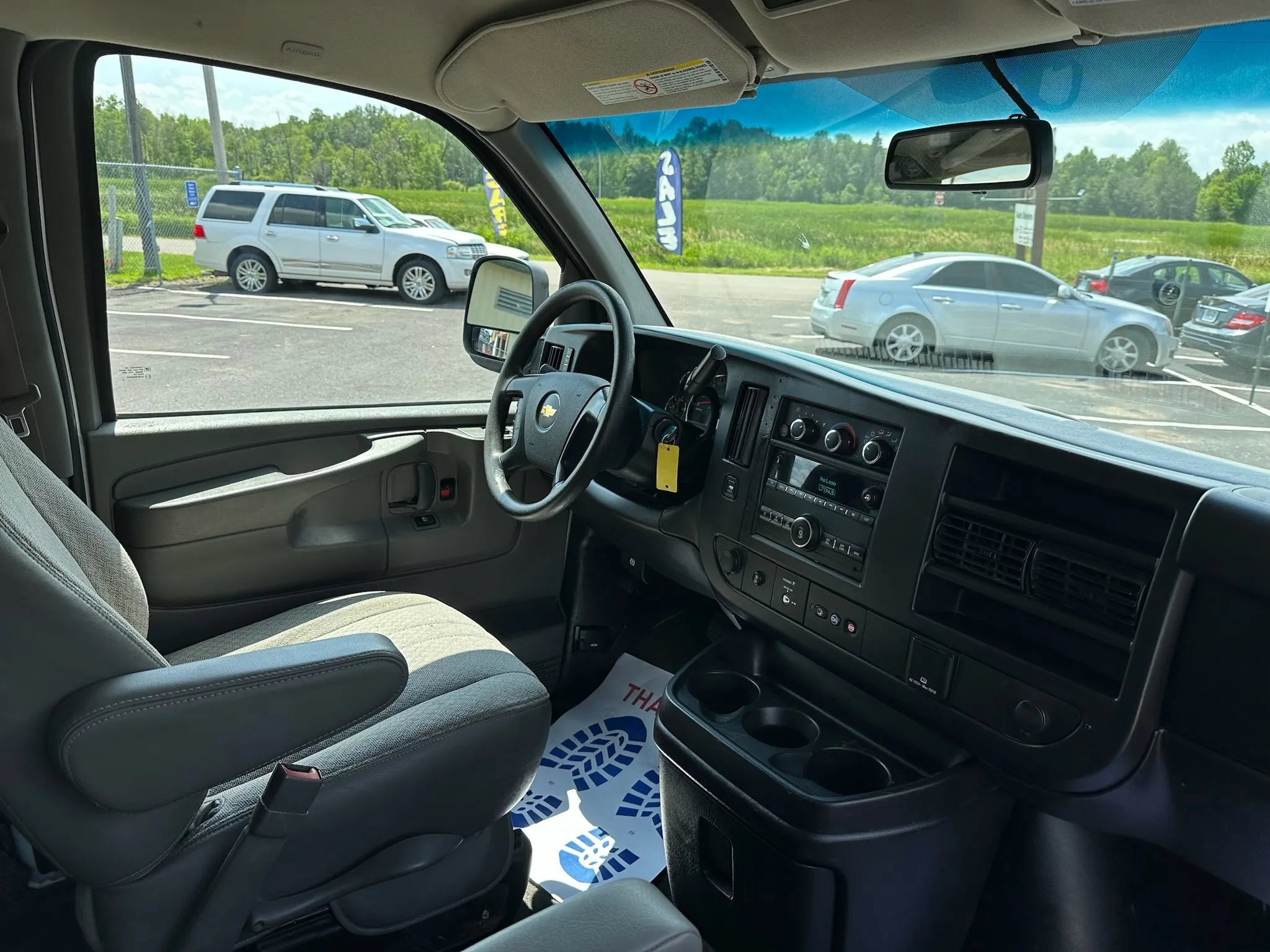 Used 2015 Chevrolet Express 2500 LT w/ LT Preferred Equipment Group RWD image 18