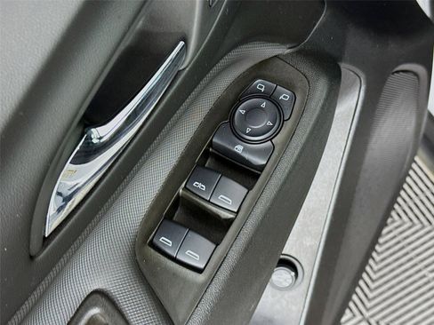 Used 2024 Chevrolet Equinox RS FWD image 18