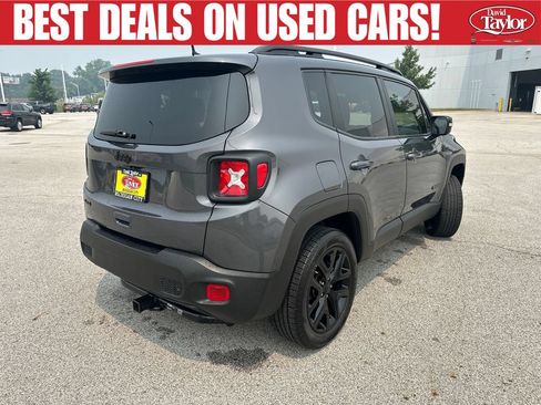 Used 2023 Jeep Renegade Altitude AWD/4WD image 3