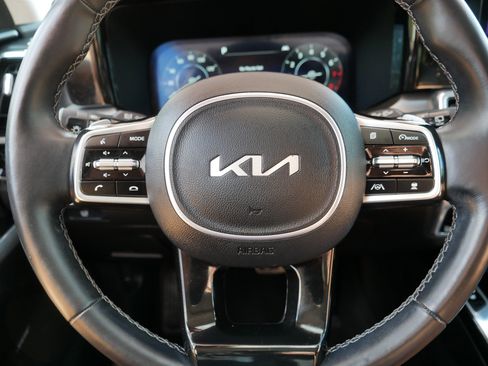 Certified 2023 Kia Sorento SX AWD/4WD image 25