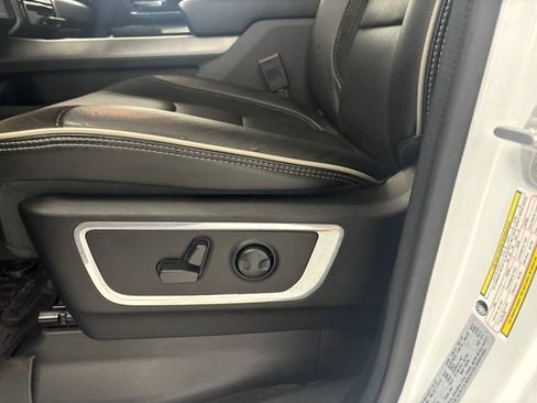 Used 2023 RAM 1500 Laramie AWD/4WD image 14