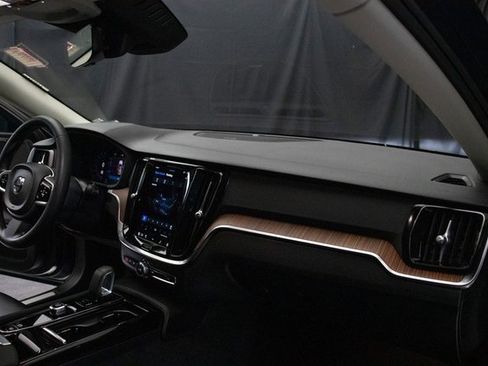 Used 2023 Volvo S60 T8 Plus w/ Climate Package image 15