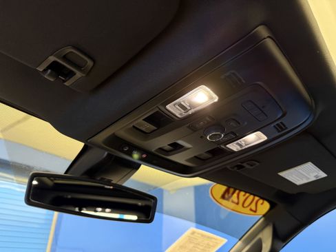 Used 2022 Chevrolet Tahoe RST w/ Luxury Package image 25