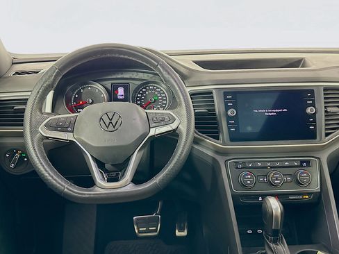 Used 2021 Volkswagen Atlas Cross Sport SE image 18