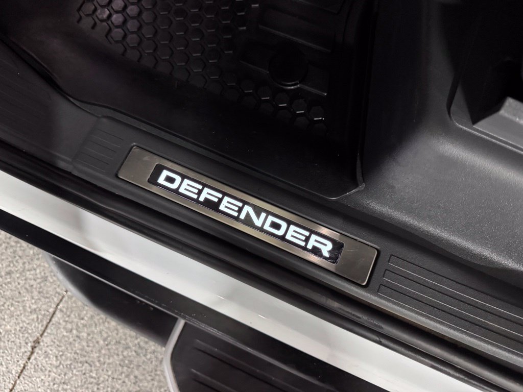 Used 2023 Land Rover Defender 110 X-Dynamic SE AWD/4WD image 42