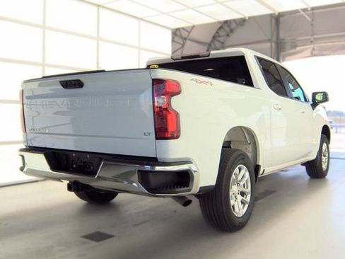 Used 2023 Chevrolet Silverado 1500 LT AWD/4WD image 5