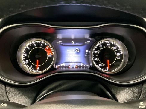 Used 2022 Jeep Cherokee Trailhawk w/ Comfort/Convenience Group image 24