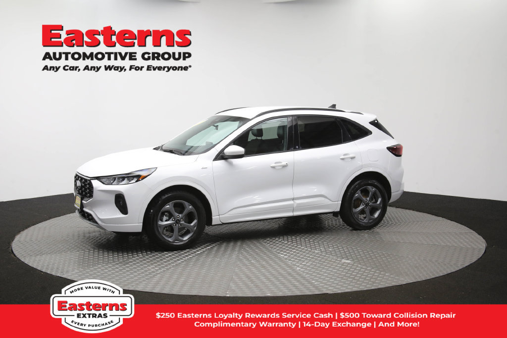 Used 2023 Ford Escape ST-Line Select AWD/4WD image 58