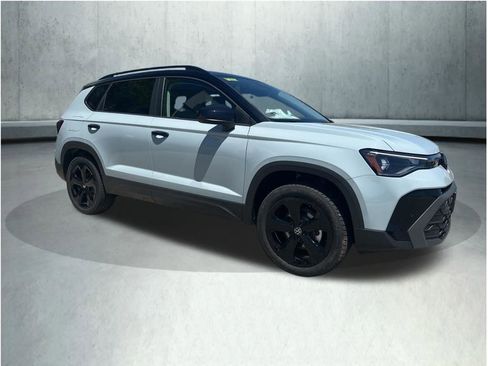 New 2026 Volkswagen Taos SE AWD/4WD image 7