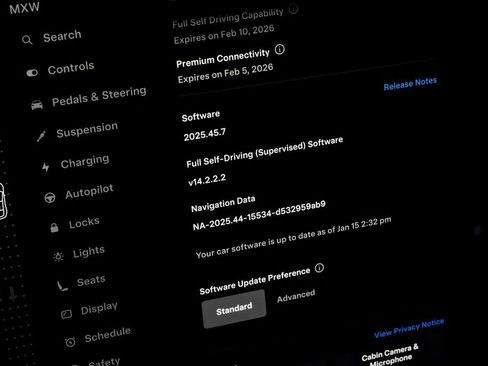 Used 2023 Tesla Model X image 38