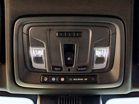 Used 2024 Chevrolet Silverado 1500 High Country w/ Technology Package image 28