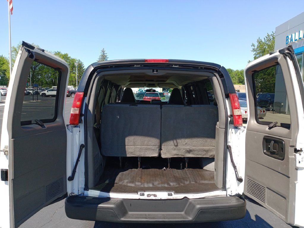 Used 2017 Chevrolet Express 2500 LS RWD image 26
