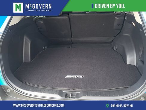 Used 2021 Toyota RAV4 XLE w/ Carpet Mat Package (TMS) AWD/4WD image 6