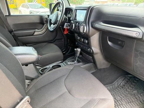 Used 2017 Jeep Wrangler Unlimited Sport AWD/4WD image 24