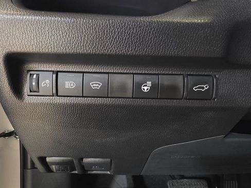 Used 2025 Toyota RAV4 XLE w/ Convenience Package AWD/4WD image 17