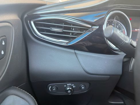 Used 2022 Buick Encore GX Select w/ Sport Touring Package FWD image 22