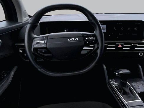 Used 2026 Kia Sportage LX FWD image 6
