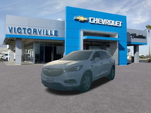 Used 2021 Buick Enclave Essence image 7