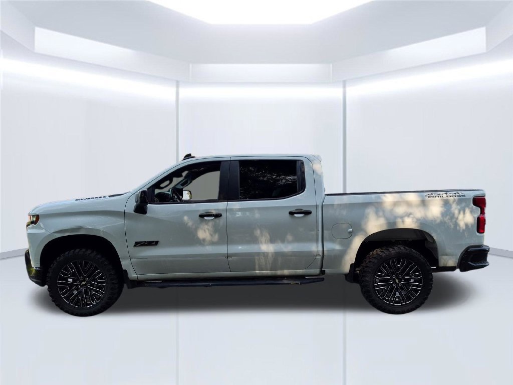 Used 2021 Chevrolet Silverado 1500 LT Trail Boss w/ Convenience Package II AWD/4WD image 2