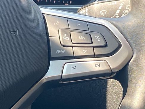 Used 2022 Volkswagen Tiguan SE w/ Panoramic Sunroof Package AWD/4WD image 5