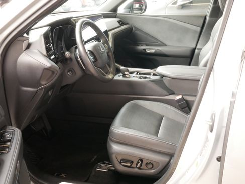 Used 2025 Lexus TX 350 FWD w/ Technology Package image 4