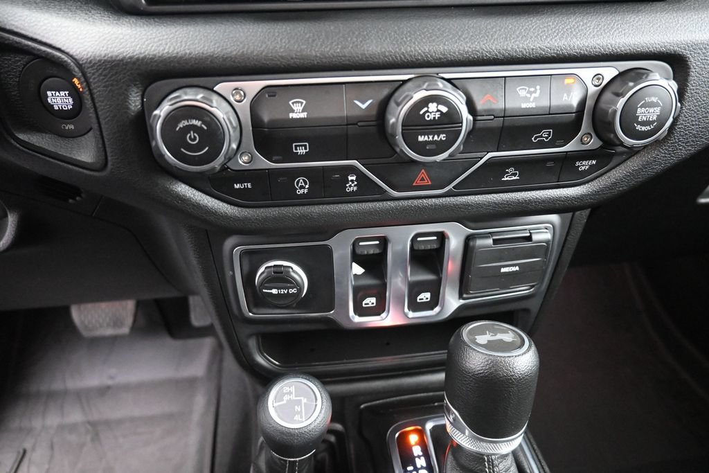 Used 2024 Jeep Wrangler Sport AWD/4WD image 16